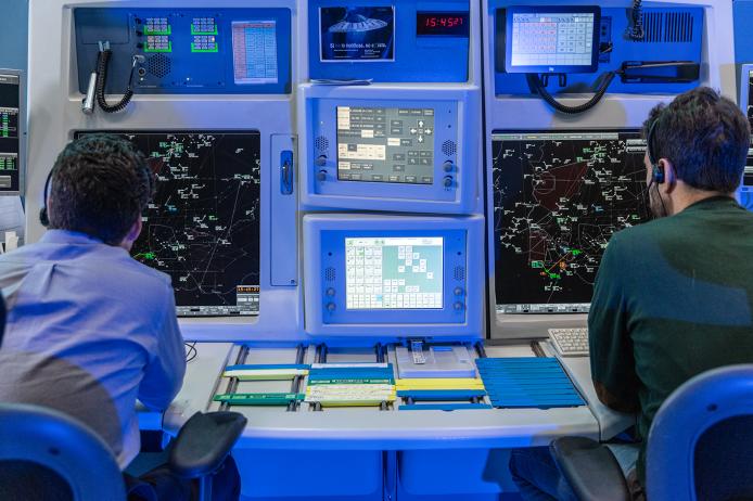 ENAIRE ya ha gestionado más de 2,1 millones de vuelos de enero a octubre, el 5% más que en el año récord 2024